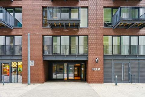 2 bedroom flat for sale, Lyell Street, London E14