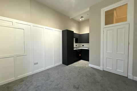 3 bedroom flat to rent, Lendel Place, Cessnock, Glasgow, G51