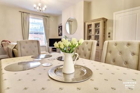 2 bedroom apartment for sale, Beatrice Court, Lichfield WS13