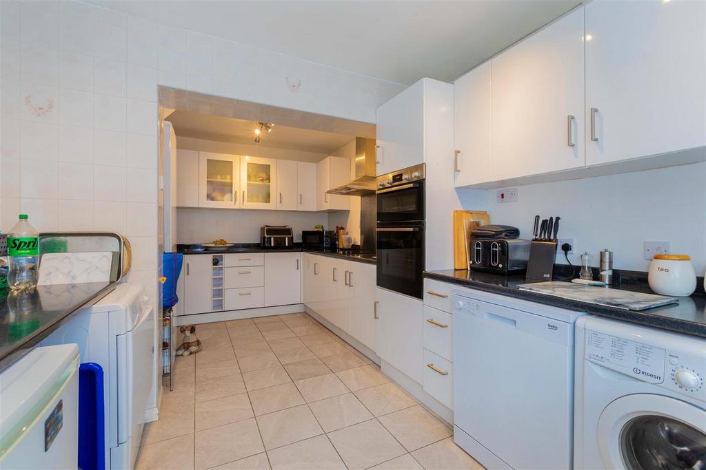 19 Mercian Way-10.jpg