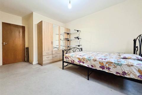 2 bedroom apartment to rent, Inverness Road, Hounslow, TW3