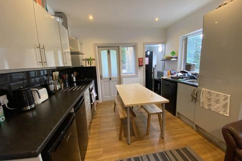 4 bedroom flat to rent, Senghennydd Road, , Cathays