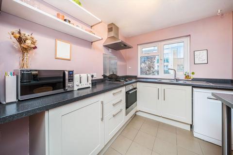 1 bedroom flat to rent, Chicksand Street, London E1