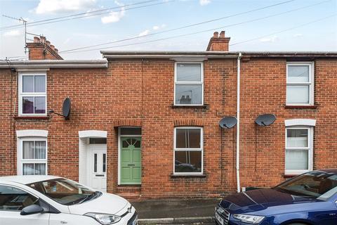 2 bedroom terraced house to rent, Nursery Road, Salisbury SP2
