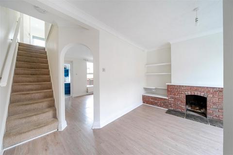 2 bedroom terraced house to rent, Nursery Road, Salisbury SP2