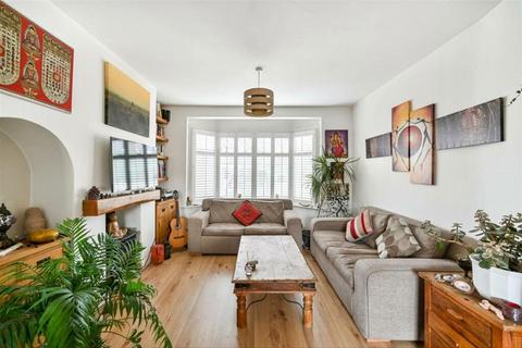 1 bedroom terraced house to rent, Milner Drive, Twickenham TW2