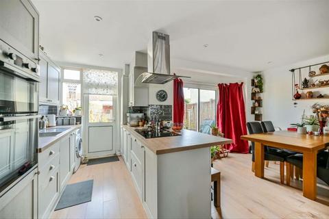 1 bedroom terraced house to rent, Milner Drive, Twickenham TW2