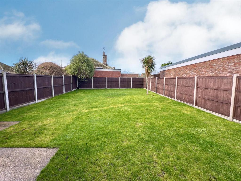 LAWNED GARDEN AREA.jpg