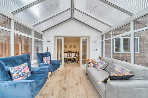 5 bedroom detached house for sale, Cuckoo Hill Road, Pinner, HA5