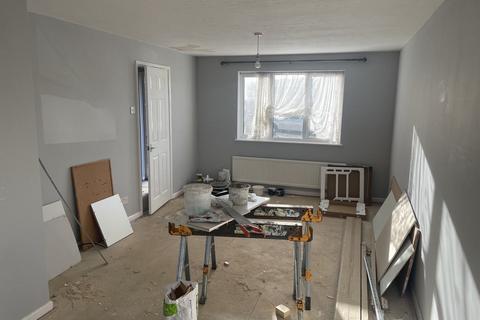 3 bedroom semi-detached house to rent, Speedwell Close, Whiddon Valley, Barnstaple, EX32
