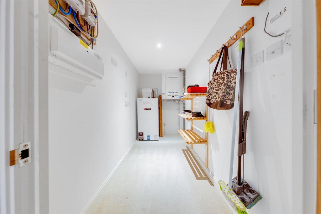 15-49b7 PFMCSR 23 Birch Place-1-medium.jpg