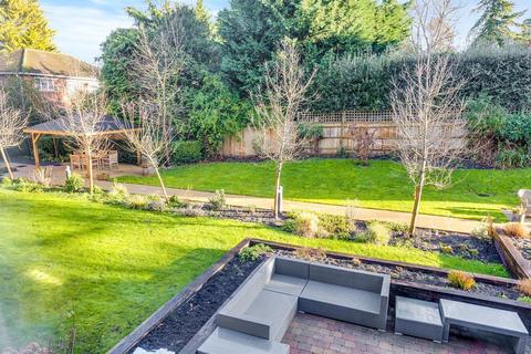 2 bedroom apartment for sale, Dukes Ride, Crowthorne, RG45 6GT