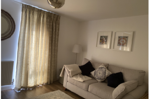 5 bedroom terraced house to rent, Burroughs Drive, Dartford DA1