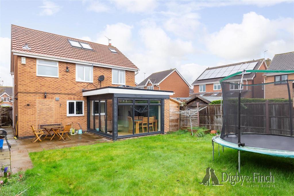 Elterwater Drive, Gamston, NG2 6 PX