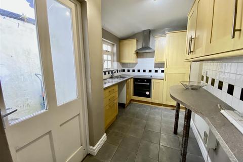 2 bedroom terraced house to rent, Upper Ala Road, Pwllheli