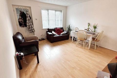 2 bedroom semi-detached house to rent, Shelby Close, Lenton, NG7