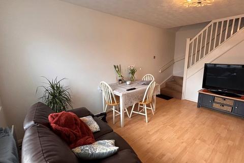 2 bedroom semi-detached house to rent, Shelby Close, Lenton, NG7