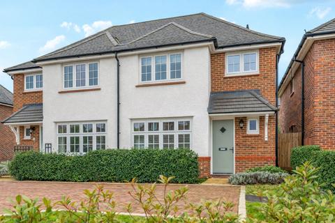 3 bedroom semi-detached house for sale, Pilot Close, Alton, Hampshire, GU34