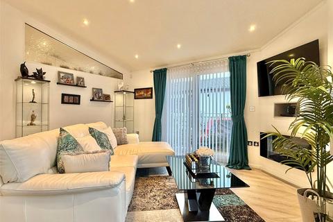 2 bedroom bungalow for sale, New Lane, Milford on Sea, Lymington, Hampshire, SO41