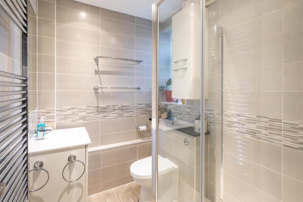Shower Room.jpg