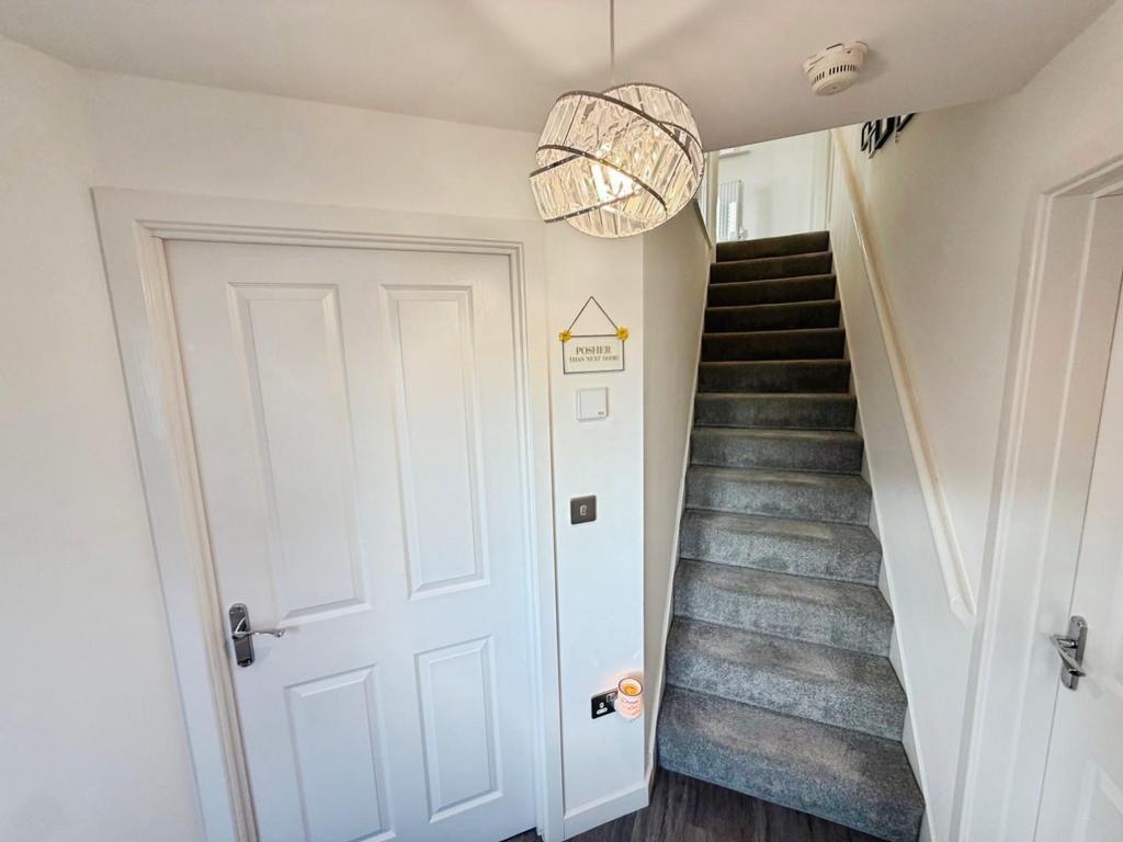 1c32aa19--4 B84-A2 B3-2 FE0 B197 D781-35840-00000 E1 EA25