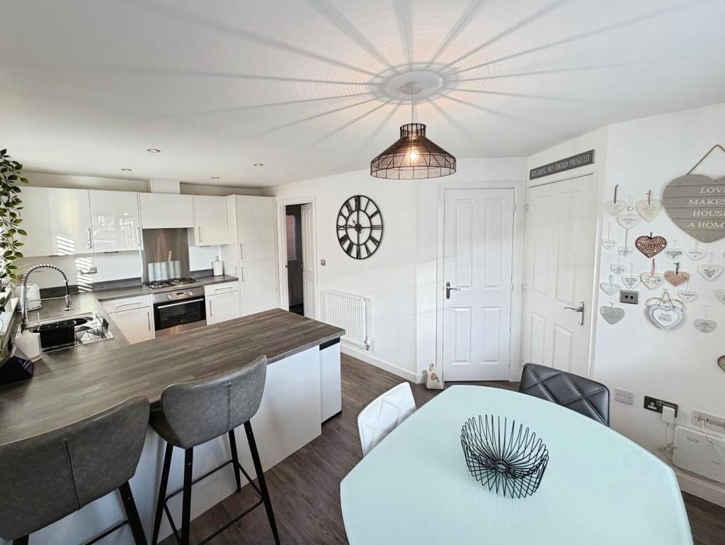 Adbc813f--48 B1-B7 CB-53 B23 FB0648 A-35840-00000 E1 EA10