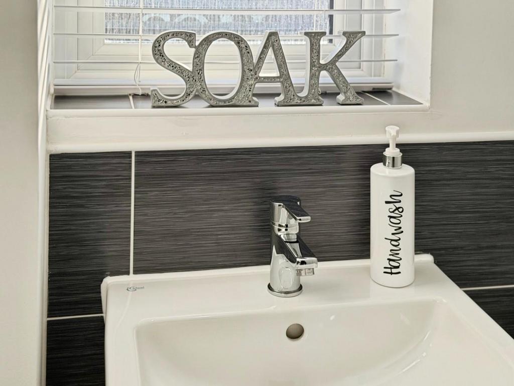 7f1875d2--4 FCD-8166-66 F46930 BA50-35840-00000 E1 F9 B0