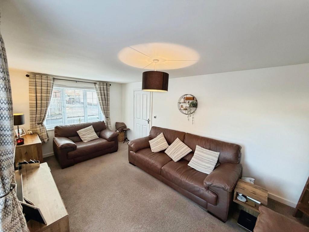 F9cea0ee--497 F-BBB5-82 DDFA1 DA5 ED-35840-00000 E1 EA5 F