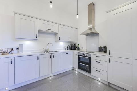 2 bedroom flat for sale, Dyehouse Walk, Yeadon, Leeds, West Yorkshire, LS19