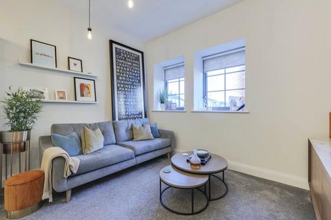 2 bedroom flat for sale, Dyehouse Walk, Yeadon, Leeds, West Yorkshire, LS19
