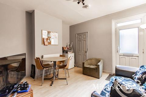 4 bedroom terraced house to rent, Dereham Road, Norwich