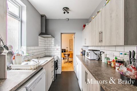 4 bedroom terraced house to rent, Dereham Road, Norwich