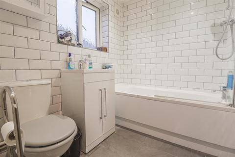 1 bedroom maisonette for sale, Winterscroft Road, Hoddesdon