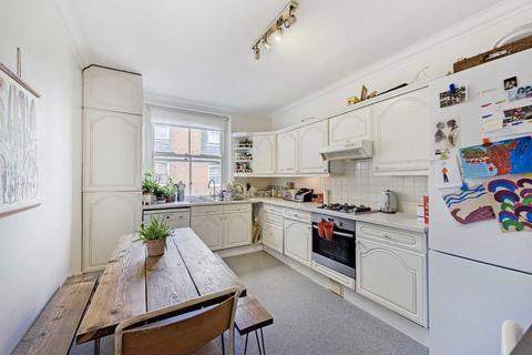 3 bedroom flat to rent, Moscow Road, London W2