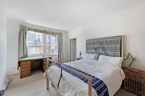 3 bedroom flat to rent, Moscow Road, London W2