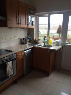 2 bedroom flat to rent, Springfield Court Lynton Road  Acton