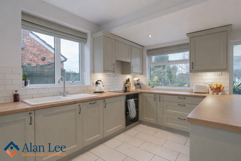 3 bedroom semi-detached house for sale, Northgate Avenue, Macclesfield, SK10 3AE