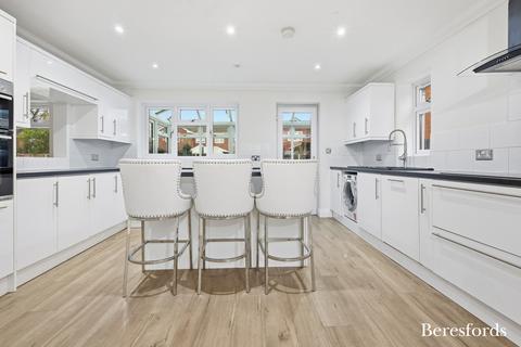 5 bedroom detached house for sale, Holt Drive, Wickham Bishops, CM8