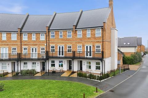 undefined, School Avenue, Basildon SS15