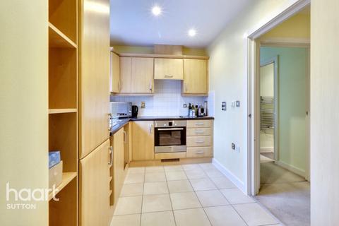 2 bedroom flat for sale, Cheam Road, Sutton