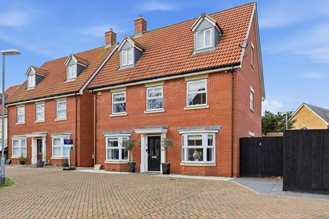 5 bedroom detached house for sale, Stamford Drive, Basildon SS15