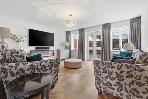 5 bedroom detached house for sale, Stamford Drive, Basildon SS15