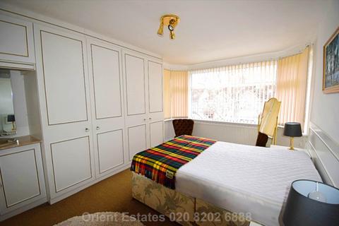 3 bedroom semi-detached house for sale, Lyton Avenue, London