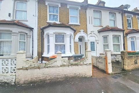 3 bedroom terraced house for sale, Latimer Avenue, East Ham, E6 2LH