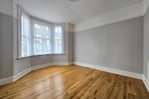 3 bedroom terraced house for sale, Latimer Avenue, East Ham, E6 2LH