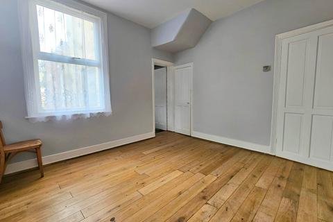 3 bedroom terraced house for sale, Latimer Avenue, East Ham, E6 2LH