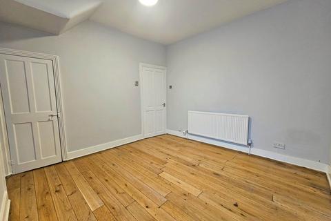 3 bedroom terraced house for sale, Latimer Avenue, East Ham, E6 2LH