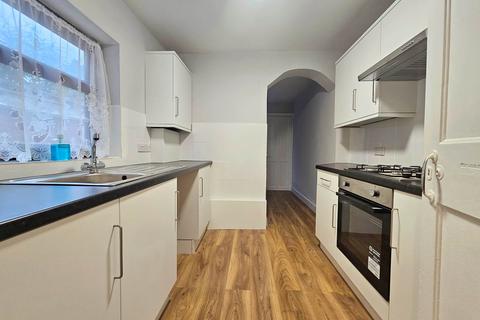 3 bedroom terraced house for sale, Latimer Avenue, East Ham, E6 2LH
