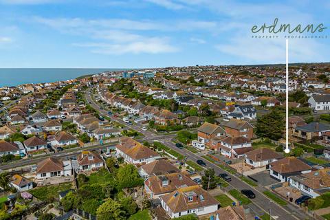 3 bedroom detached house for sale - Brambletyne Avenue, Saltdean, BN2