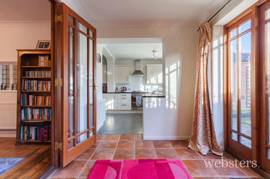 Breakfast Room / Study Area